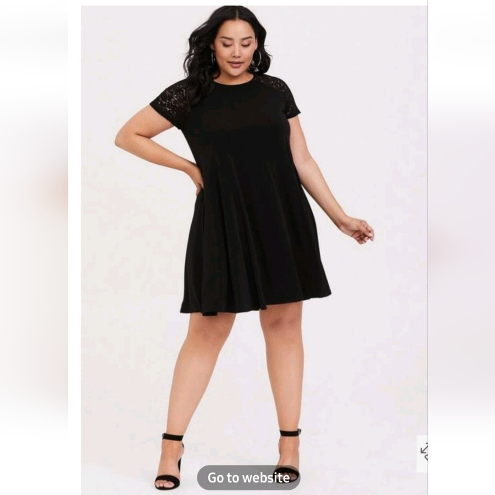 Torrid Women's Plus Size 4 Black Dress Short Lace Sleeves Keyhole Minimalist